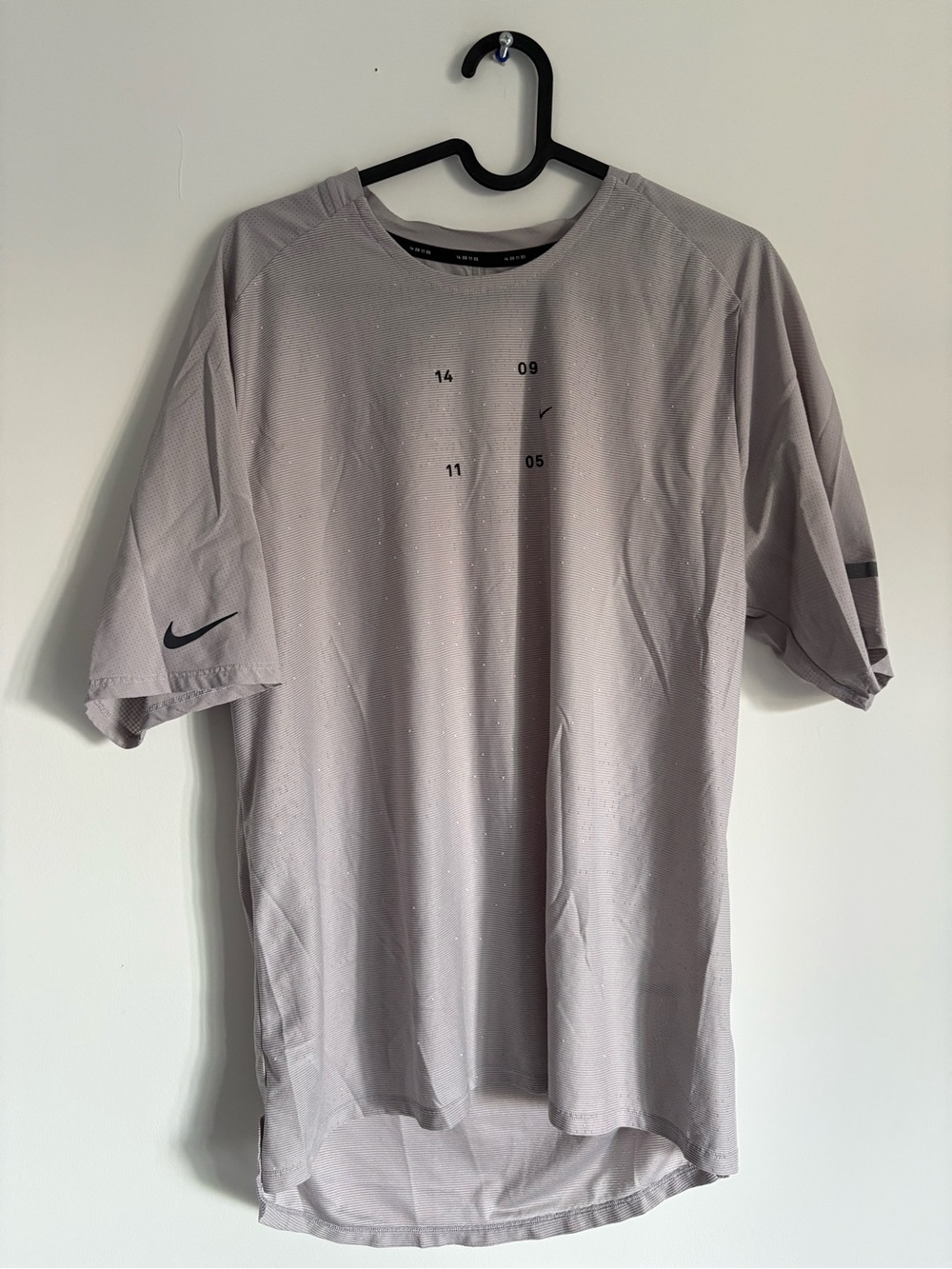 Nike Tech Pack Men’s Running Tee M Medium
